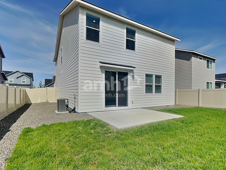 Building Photo - 1544 N Garnet Creek Ave