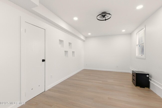 Building Photo - 75 Hickory Hill Rd