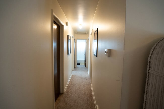 Building Photo - 180 Estes St