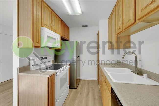 Building Photo - 7603 Linden Ave