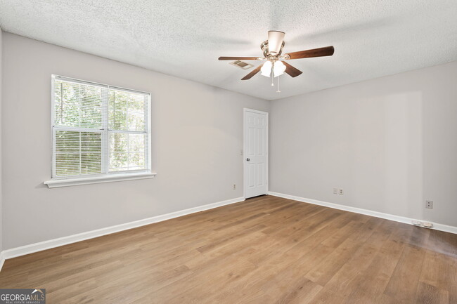 Building Photo - 5313 Waverly Trce