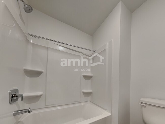 Building Photo - 9630 N Avenida Torcal