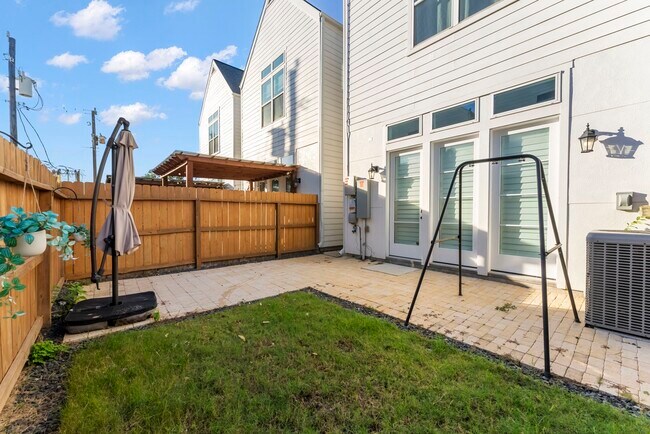 Building Photo - 113 Coronado St