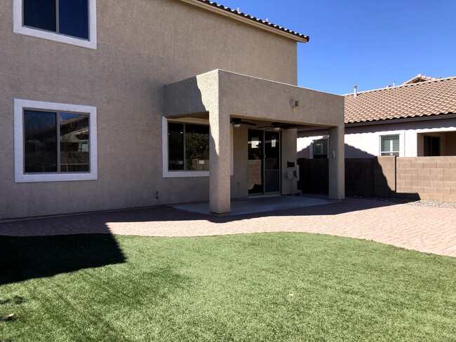 Building Photo - 12866 Bloomington Loop
