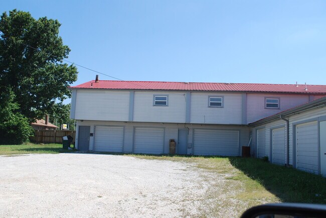Building Photo - Cedar Shake