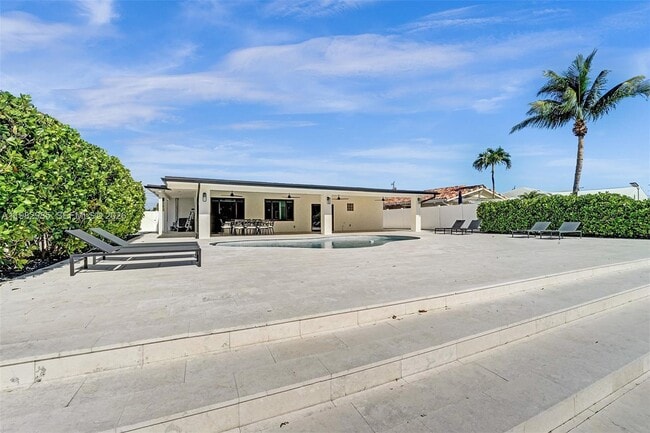 Building Photo - 915 NW 7th St