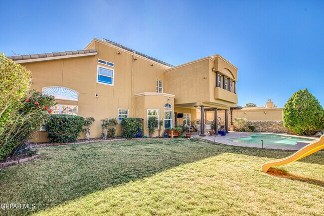Building Photo - 6561 Isla Del Rey Dr
