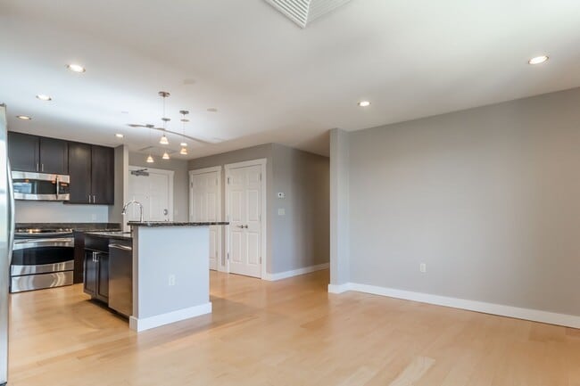 Building Photo - 2BR/2BA East Bayside Luxury Condo Near Old Port, W/D, Parking, Central AC, Views