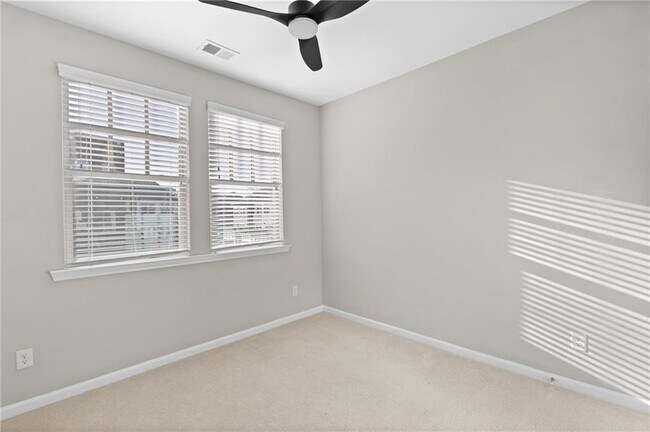 Building Photo - 6023 Skellig St