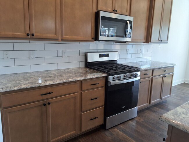 Building Photo - West Knoxville 37932 - 4 bedroom, 2 bath home in desirable Hardin Valley area. - Contact Sharon A...