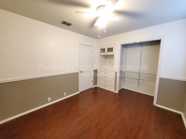 Building Photo - 555 Planters Pass