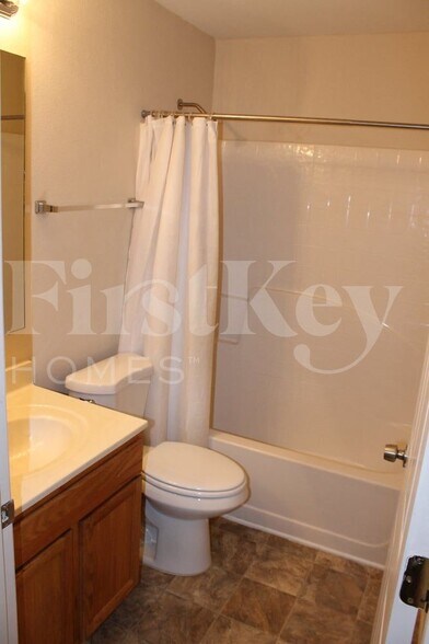 Building Photo - 7395 Edenfield Park Rd