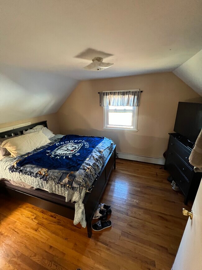 Building Photo - 35 Lynwood Dr