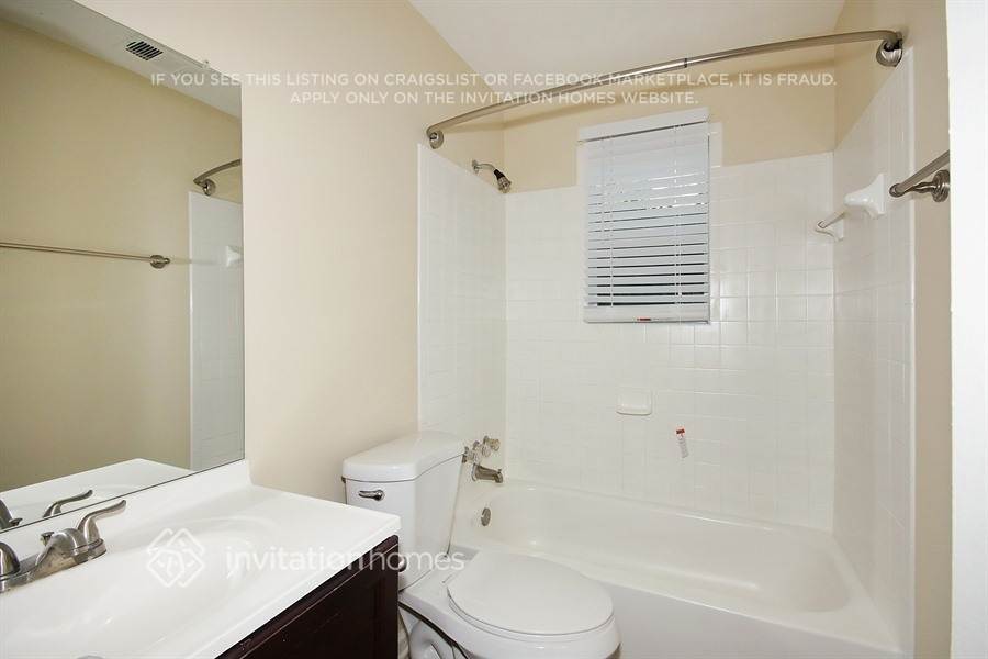 Building Photo - 1163 Sandalwood Dr