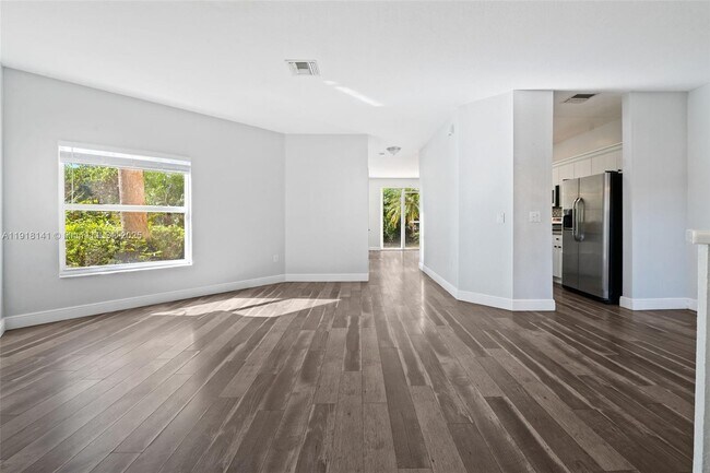 Building Photo - 874 NW 170th Terrace