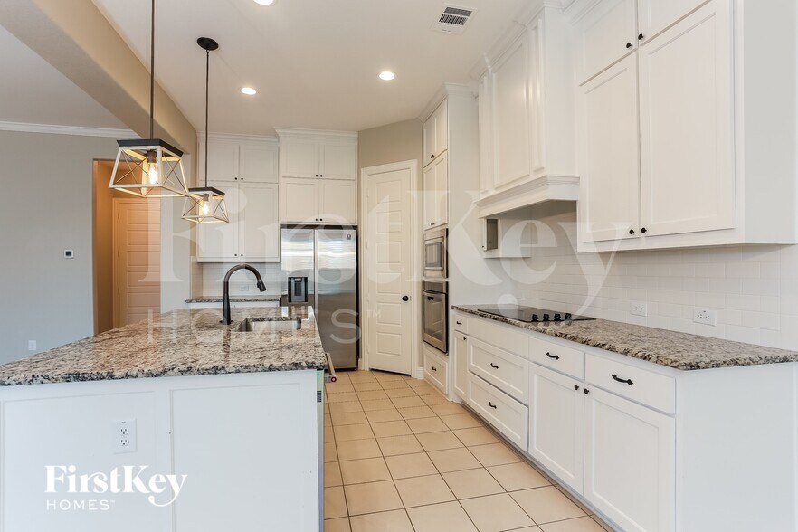 Building Photo - 541 Hay Meadow Dr