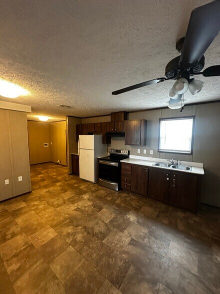 Building Photo - 33230 Walker North Rd