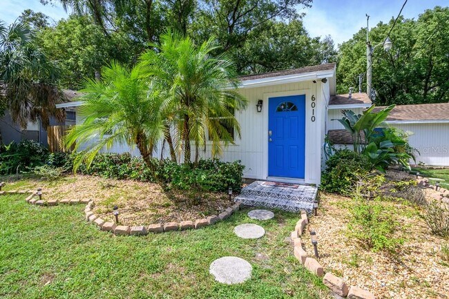 Building Photo - 6010 N Dexter Ave