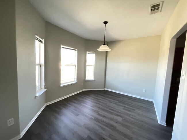 Building Photo - 3406 Doffy Dr