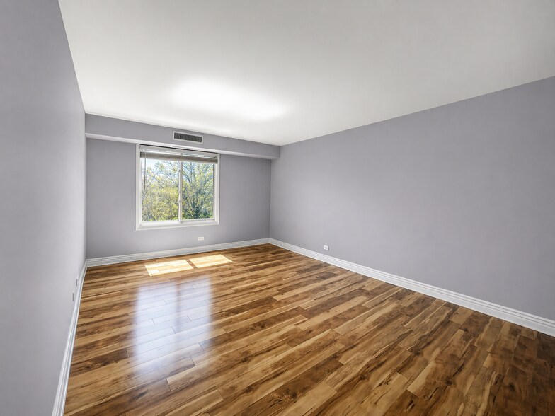 Building Photo - 1615 E Central Rd