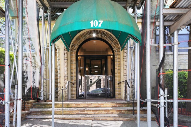 Building Photo - 107 Kensington Ave