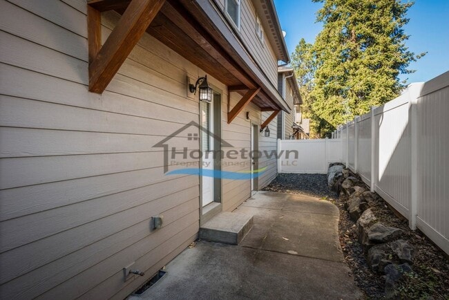 Building Photo - Custom Craftsman Energy Star Home with Gar...