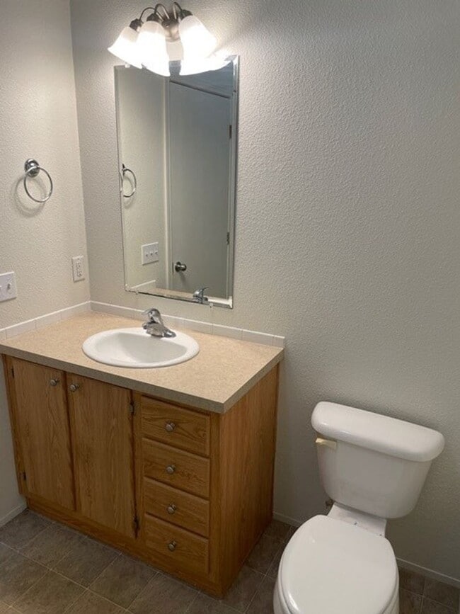 Building Photo - *Summer Special* $400 Off First Month's Rent. Country Living in Junction City