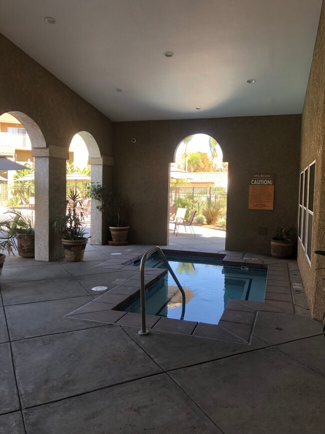 Jacuzzi - 2085 Highpointe Dr