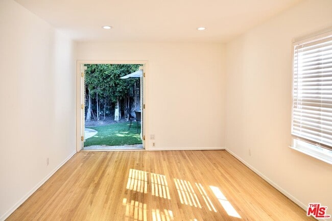 Building Photo - 1228 Peck Dr