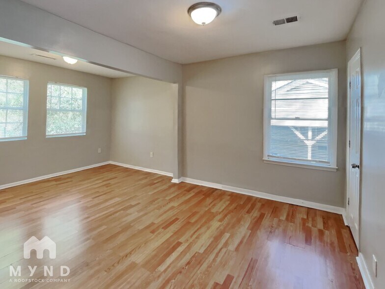 Building Photo - 450 Fairburn Rd NW