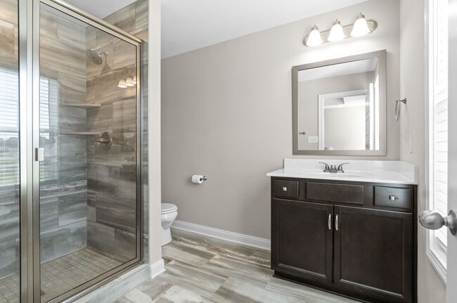 Building Photo - 3 Bedroom 2 1/2 Bath Pet Friendly Home For Rent!