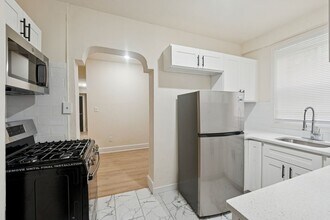 Building Photo - 5532 N Lawrence St