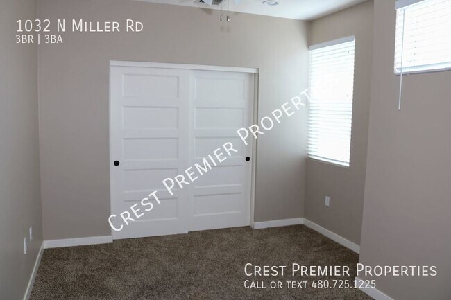 Building Photo - 1032 N Miller Rd