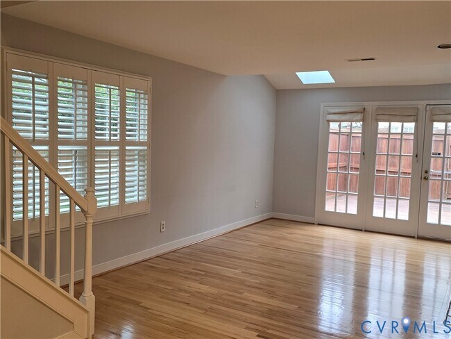 Building Photo - 1308 Maple Ave