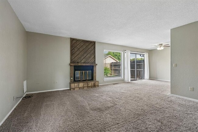 Building Photo - 3703 Southwind Ave