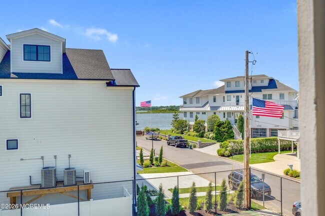 Building Photo - 5 Island View Way