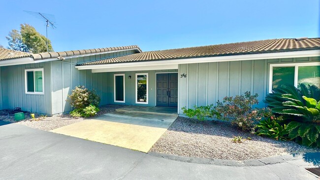 Building Photo - Beautiful Ranch-Style, Single-Story, on Co...