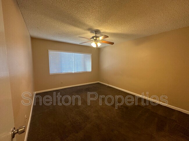 Building Photo - 5028 N 102nd Ave