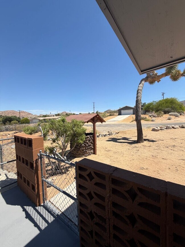 Building Photo - AVAILABLE NOW $200 off First Month Rent