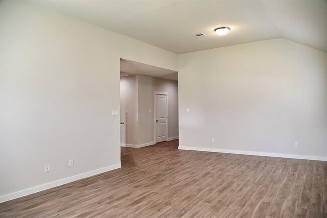 Building Photo - 358 Shoreview Dr