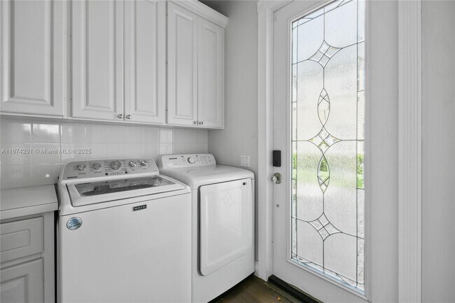 Building Photo - 118 Barbados Dr
