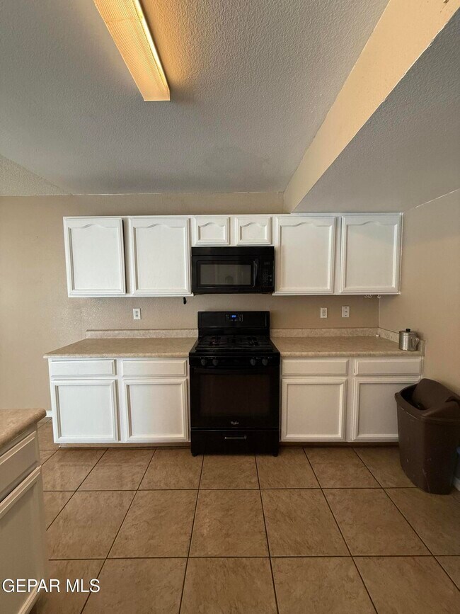 Building Photo - 3644 Tierra Bahia Dr