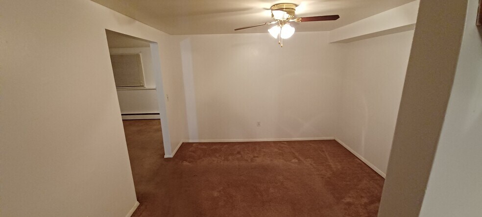 Building Photo - 3139 W Ridge Rd