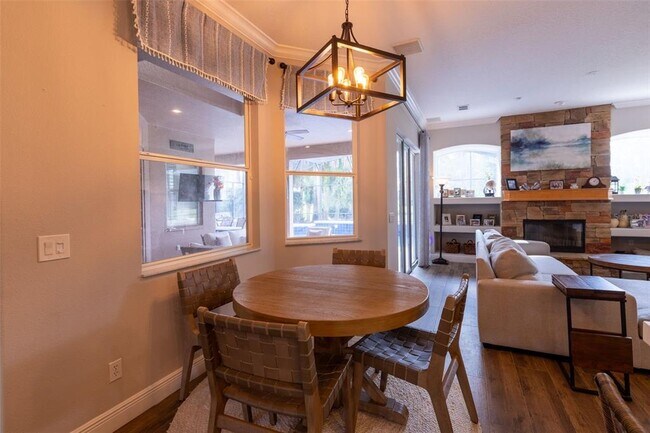 Building Photo - 1084 Shadowmoss Cir