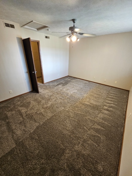 Building Photo - 1800 Knox St