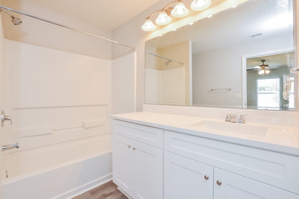 Building Photo - 1617 Strathmore Cir