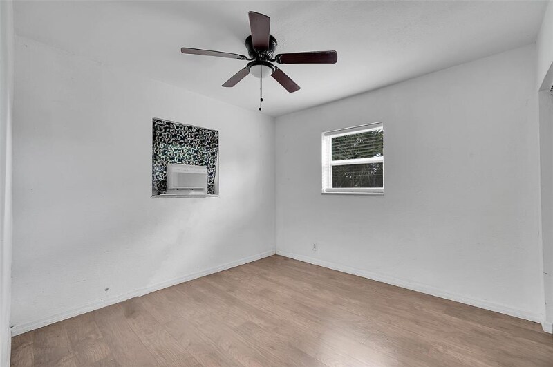 Building Photo - 2403 SW 8th St