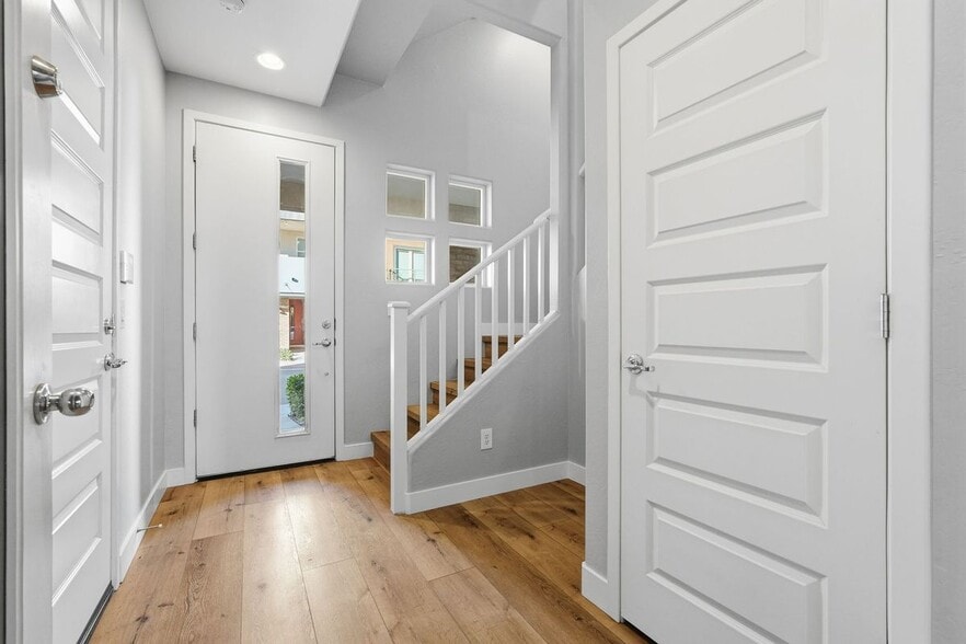 Building Photo - 7059 W Stardust Dr