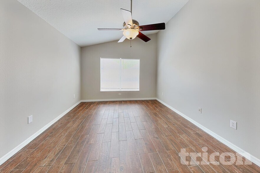 Building Photo - 6816 Monarch Park Dr