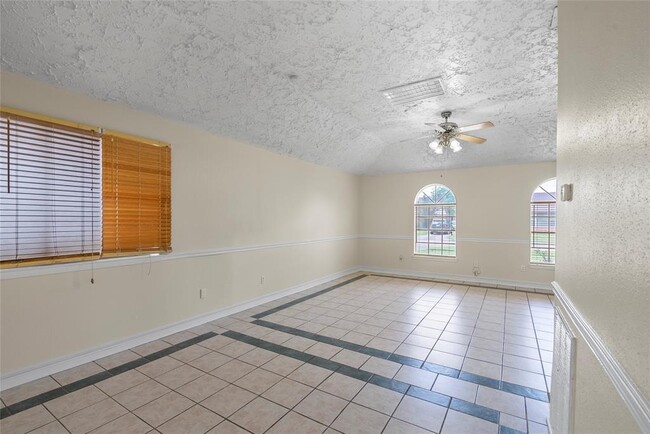 Building Photo - 3763 Quiet Pl Dr